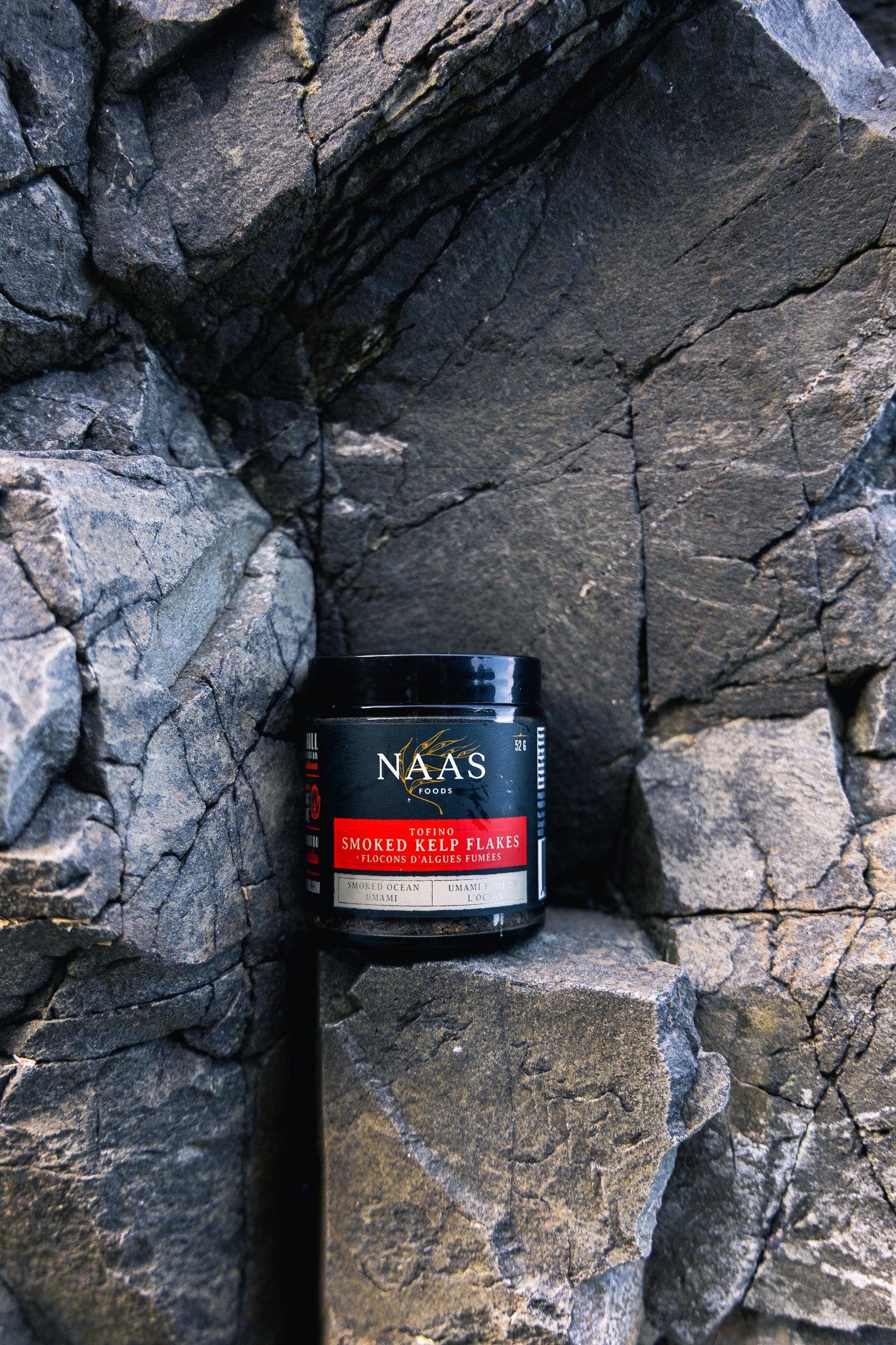 Umami-rich kelp flakes and seasonings